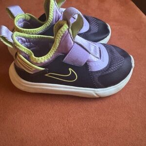 Nike Toddler Girls Sz 9 Sneakers